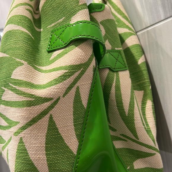 KATE SPADE  Leaf Green & Cream Tropical Canvas Patent Leather  Shoulder Bag EUC - Picture 10 of 17